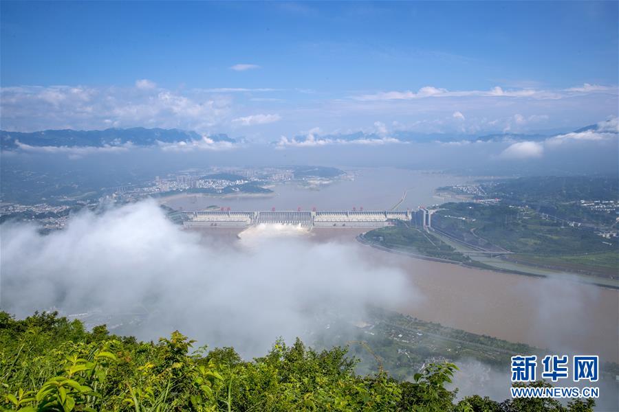 （百城百县百企调研行&middot;图文互动）（2）建设长江绿色走廊再谱新章&mdash;&mdash;长江三峡集团发展纪实