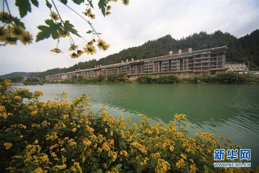 #（社会）（3）湖南湘西：易地搬迁住新居