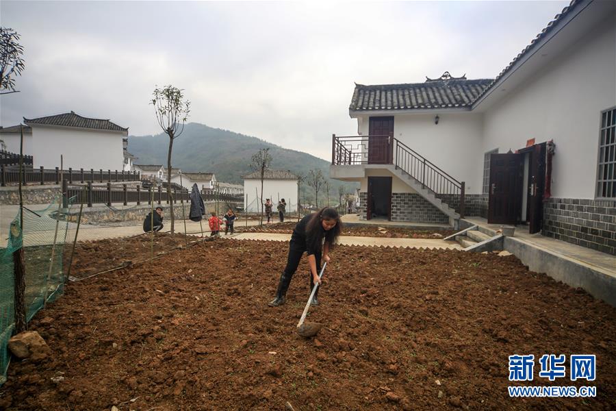 #（社会）（5）湖南湘西：易地搬迁住新居