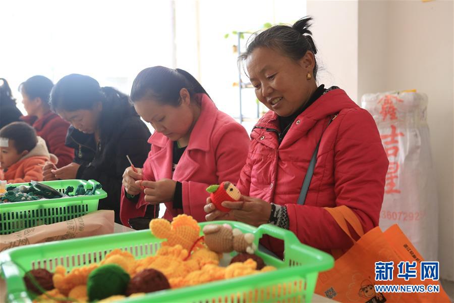 #（社会）（6）湖南湘西：易地搬迁住新居