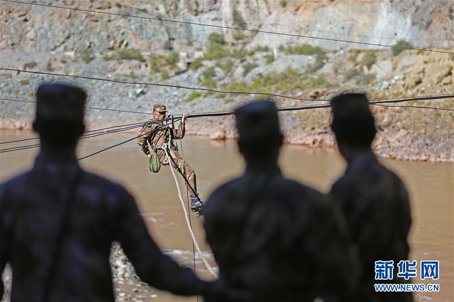 (向奉献者致敬·图文互动)(4)情注一缆通滇藏——记某信息通信基地四营五连连长翁春芳