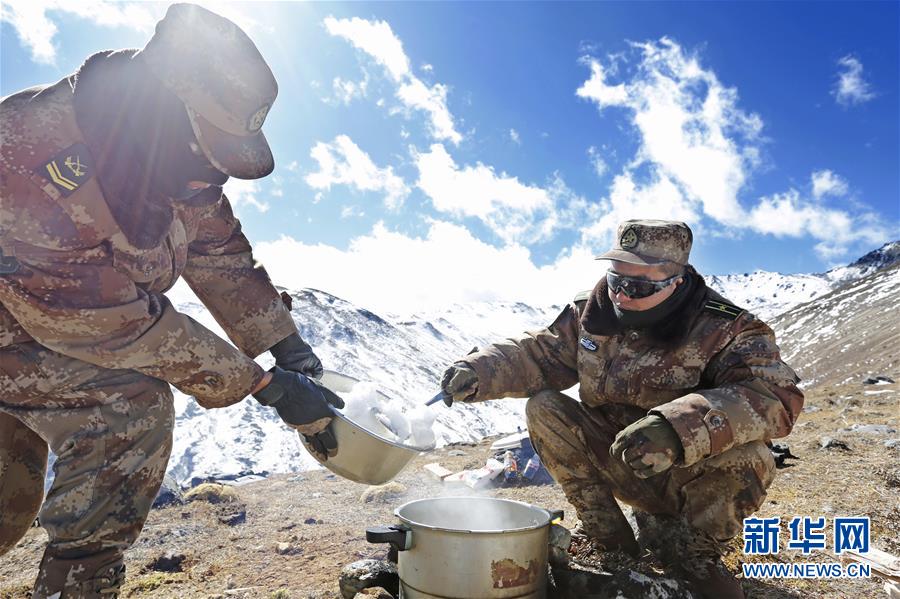 (向奉献者致敬·图文互动)(5)情注一缆通滇藏——记某信息通信基地四营五连连长翁春芳