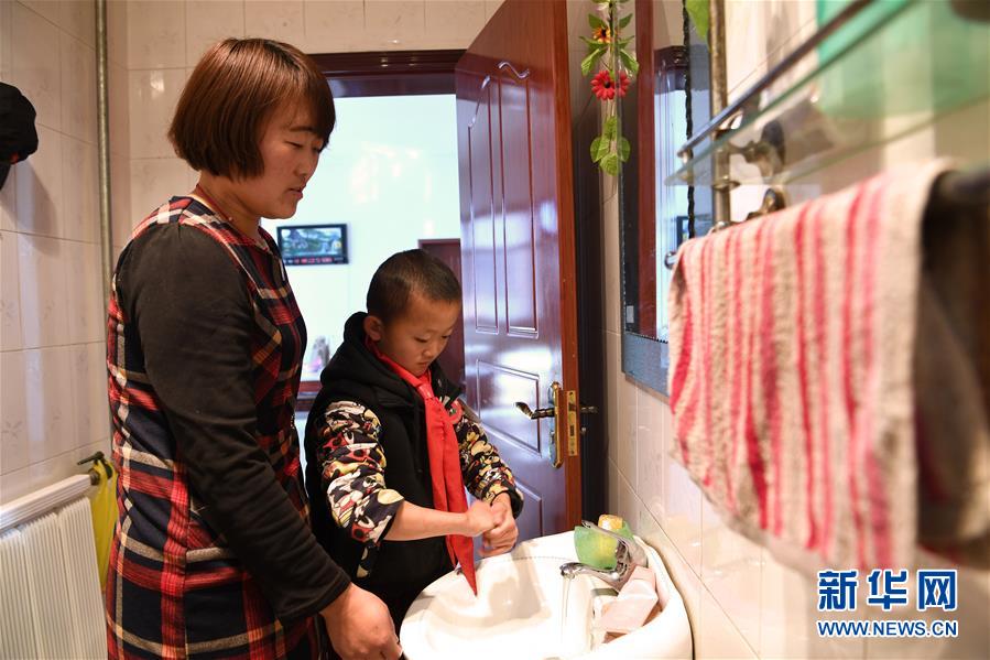 （庆祝改革开放40周年基层行&middot;村庄篇&middot;图文互动）（7）甘肃武威上庄村：杂乱不堪的村庄变了 农民住进&ldquo;幸福院&rdquo;