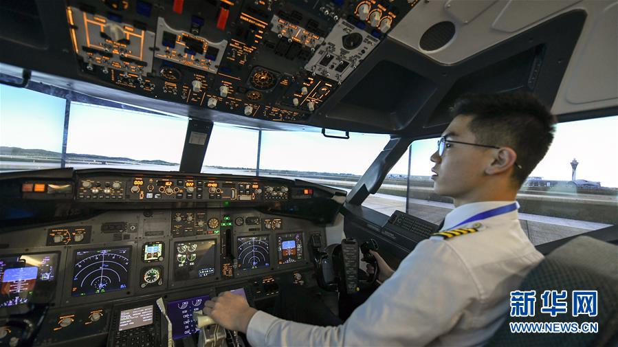（图文互动）（3）中国“莱特兄弟”：模拟飞行台上的“飞行家” 