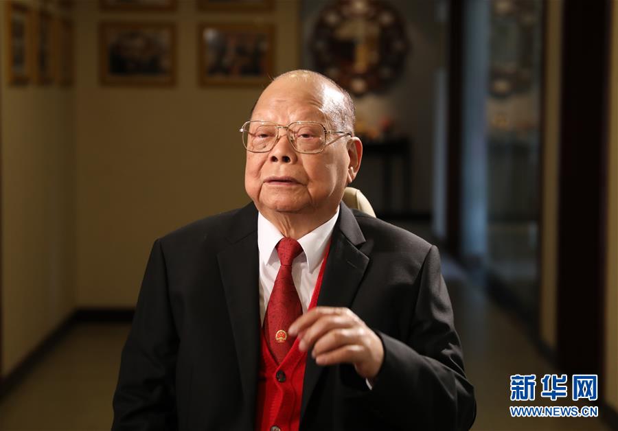 （改革先锋风采&middot;图文互动）（1）曾宪梓：倾力支持改革开放的香港著名企业家 　