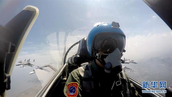 (改革先锋风采·图文互动)(2)戴明盟:航母战斗机英雄试飞员