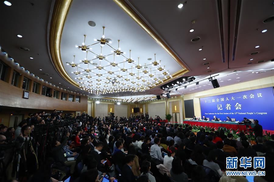 （两会·XHDW）（5）中国人民银行行长周小川等就“金融改革与发展”答记者问