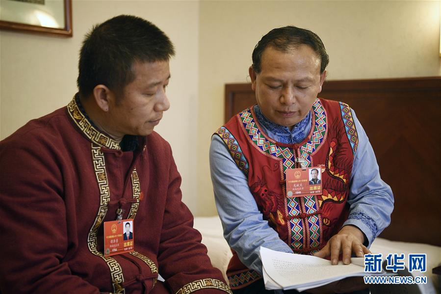 （两会&middot;基层代表履职故事）（4）全国人大代表龙献文：幸福都是奋斗出来的!