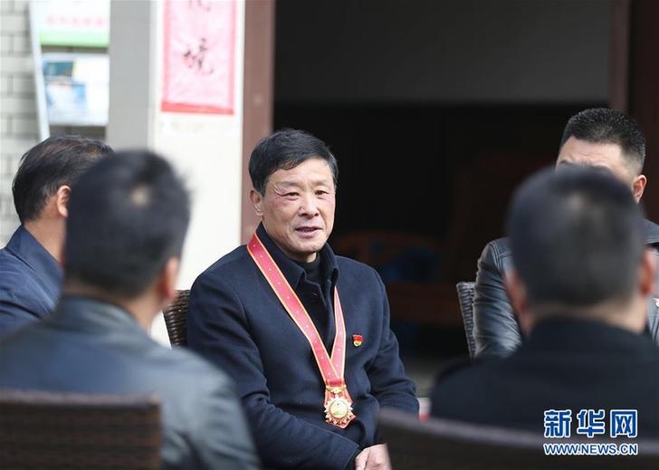 (改革先锋风采·图文互动)(2)鲍新民:“绿水青山就是金山银山”理念的践行者