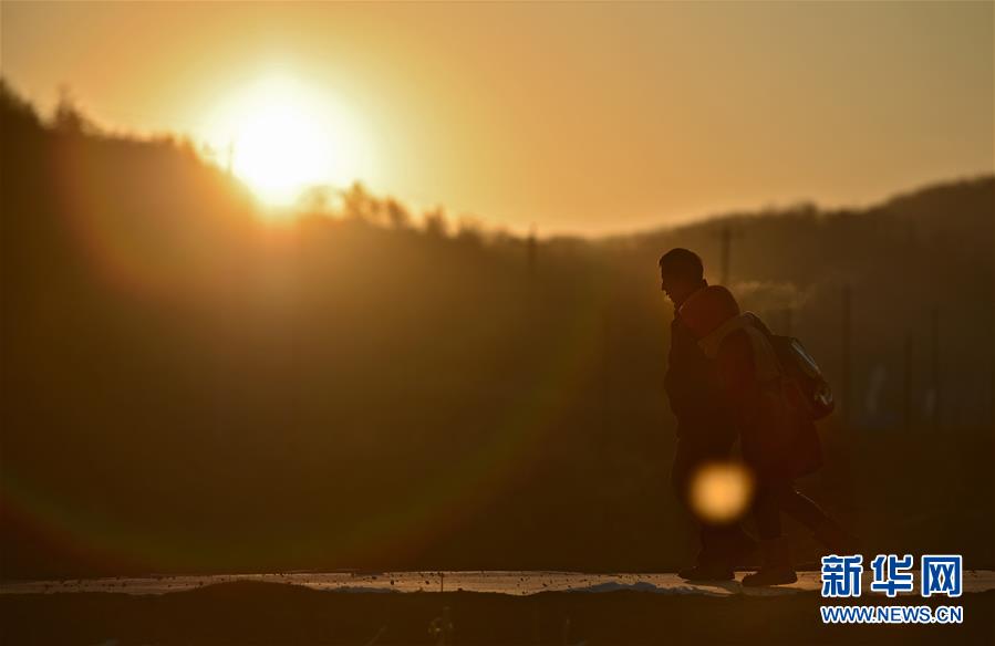 (镜观中国·新华社国内新闻照片一周精选)(7)追光