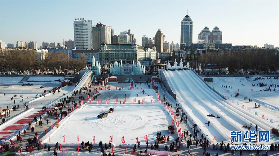 （社会）（6）&ldquo;酷爽&rdquo;松花江 冰雪欢乐多