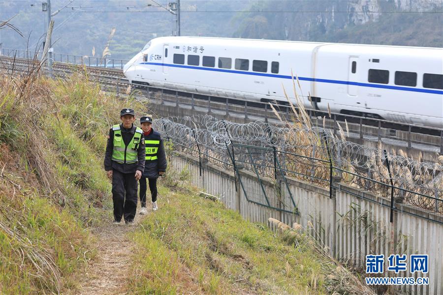 （图片故事）（3）住在春运线路上的&ldquo;平安&rdquo;夫妻档