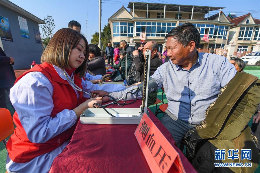 （社会）（1）党员医务工作者开展&ldquo;乡村义诊&rdquo;