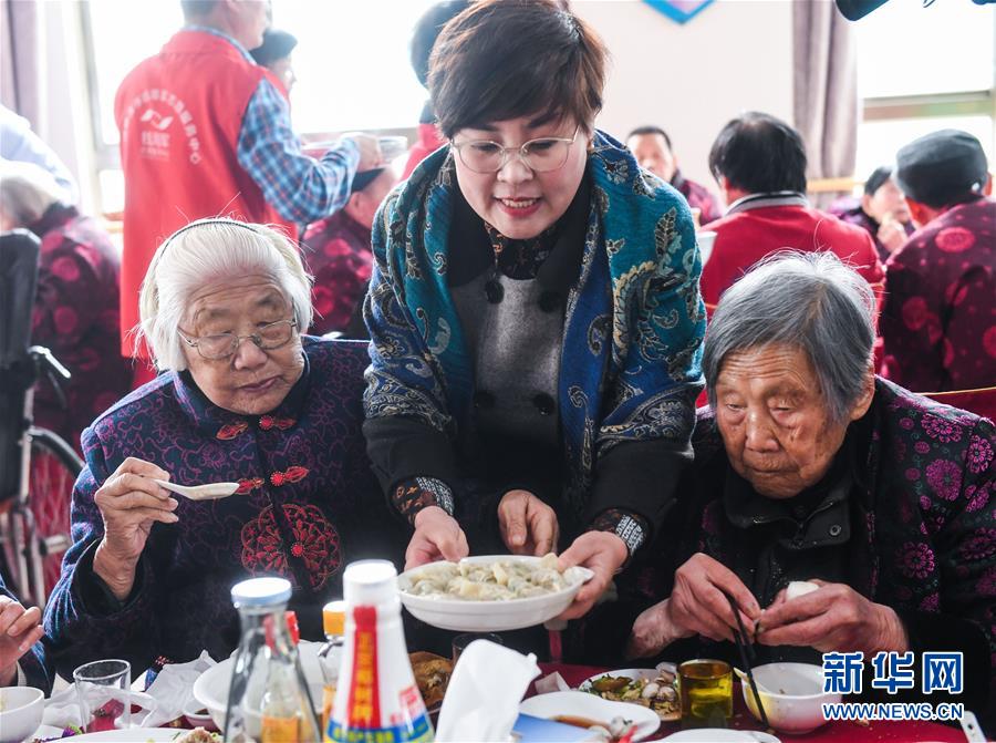 （新春走基层）（2）浙江慈溪：爱心志愿者敬老院迎新春