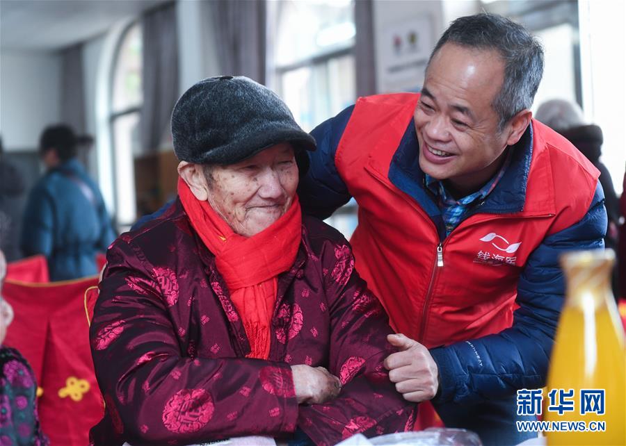（新春走基层）（3）浙江慈溪：爱心志愿者敬老院迎新春