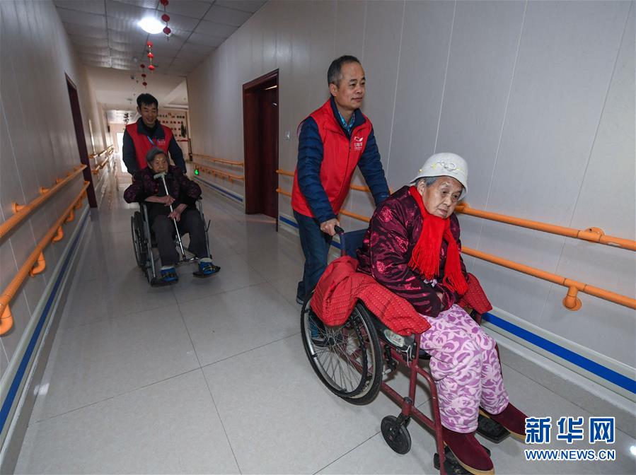 （新春走基层）（5）浙江慈溪：爱心志愿者敬老院迎新春