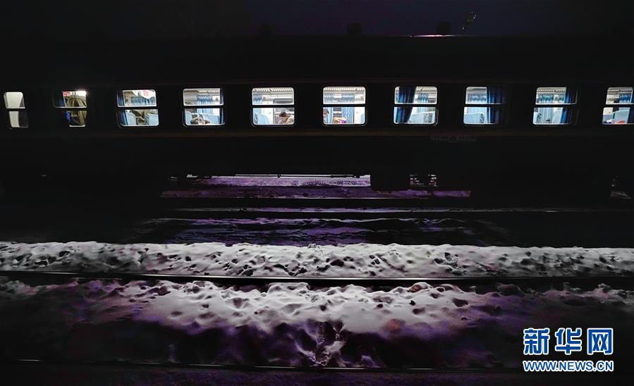 （新春走基层）（3）雪国列车&mdash;&mdash;东北&ldquo;绿皮车&rdquo;的温暖旅途