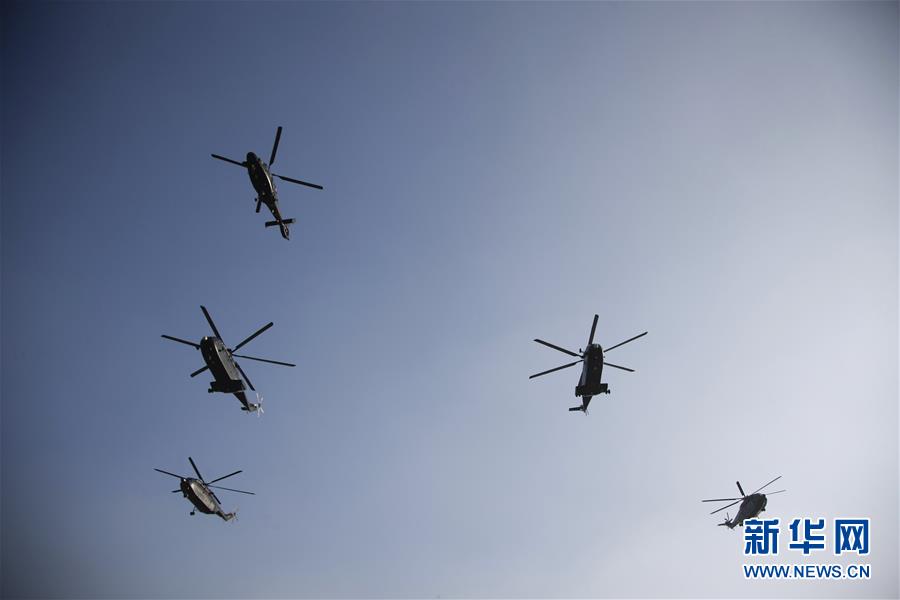 （新春走基层·图文互动）随时准备打仗——武警某部直升机支队春训见闻