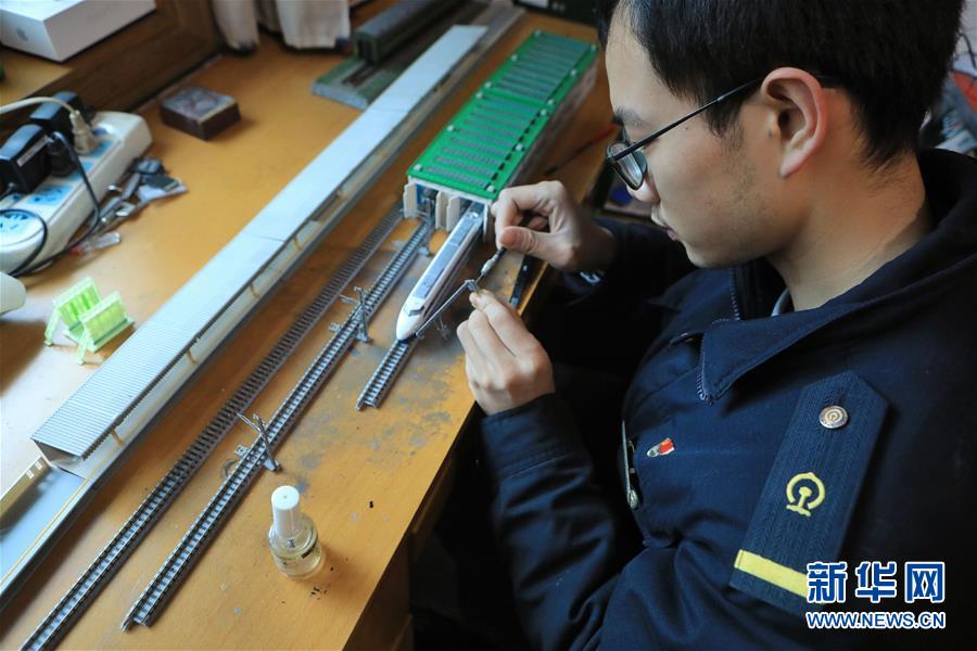 （社会）（6）&ldquo;火车迷&rdquo;张宇琦的春运