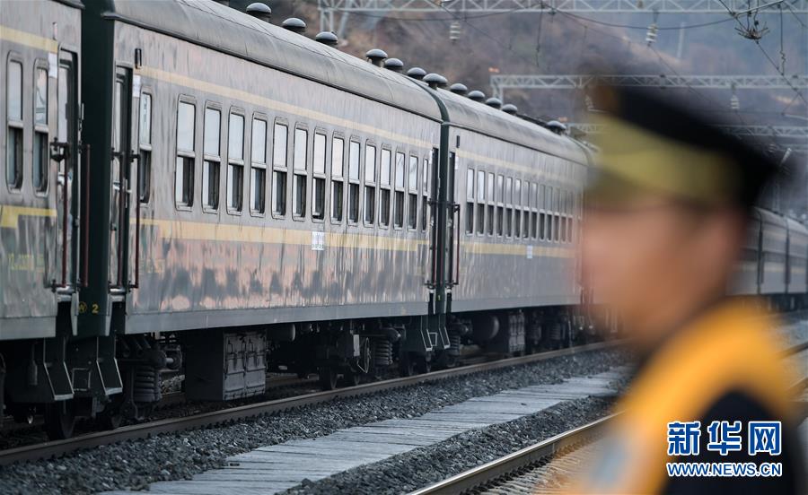 （新春走基层）（6）大凉山彝族群众身边的&ldquo;扶贫列车&rdquo;