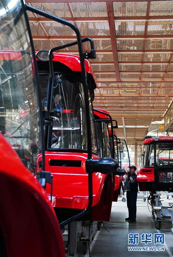 （在习近平新时代中国特色社会主义思想指引下&middot;将改革开放进行到底&middot;大国之约）（2）立足本土 开拓海外&mdash;&mdash;中国最大农机企业唱响&ldquo;东方红&rdquo;