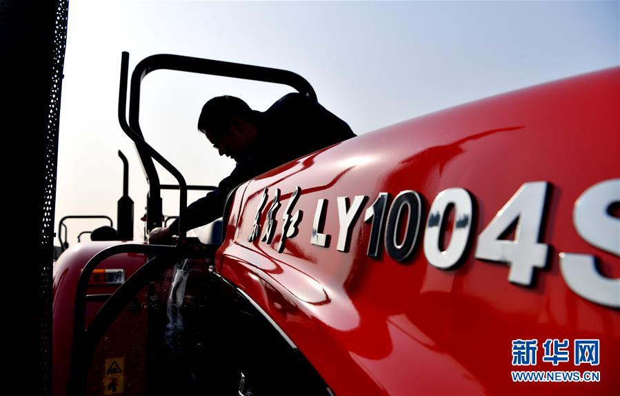 （在习近平新时代中国特色社会主义思想指引下&middot;将改革开放进行到底&middot;大国之约）（7）立足本土 开拓海外&mdash;&mdash;中国最大农机企业唱响&ldquo;东方红&rdquo;