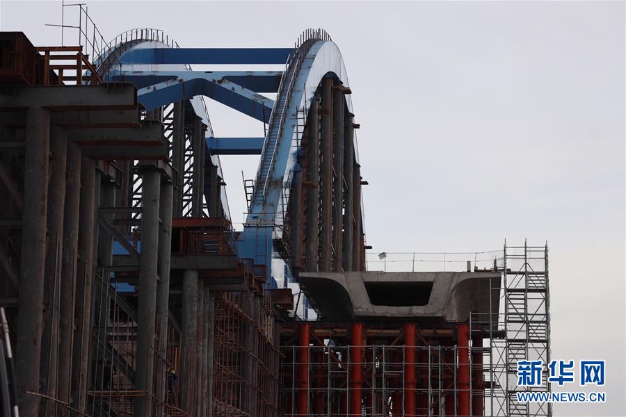 （图文互动）（2）京雄城际铁路最长桥梁工程完成顶推施工