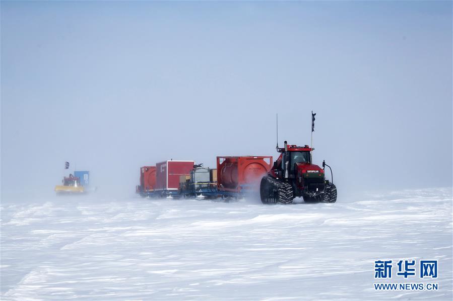 （第35次南极科考&middot;图文互动）（5）中国南极考察内陆队在暴风雪中告别泰山站