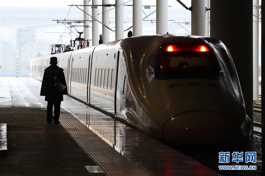 （关注春运）（10）多地迎来返程客流高峰