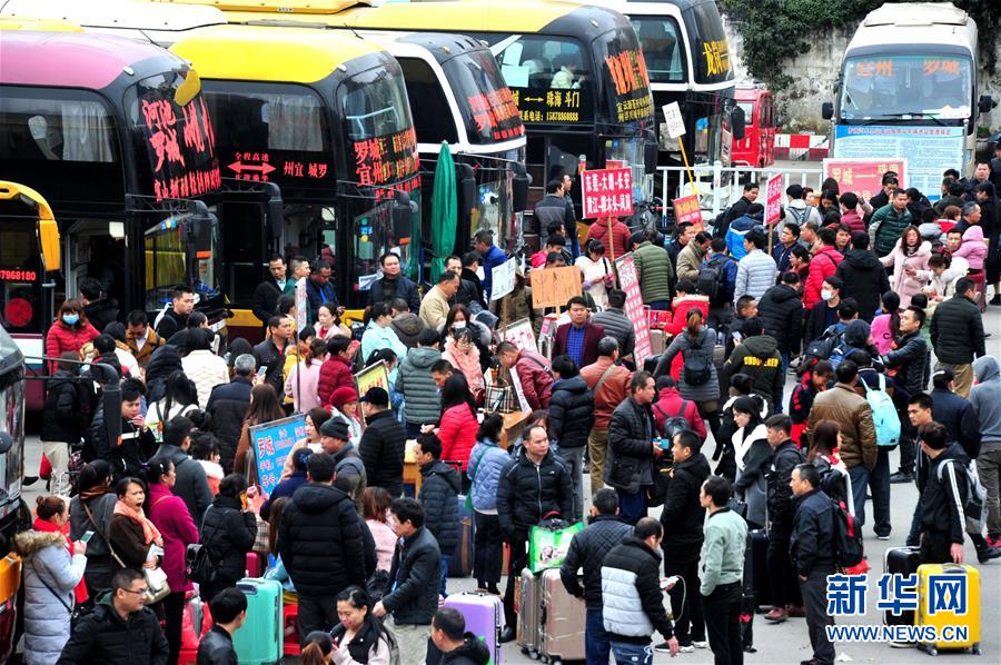 #（关注春运）（16）多地迎来返程客流高峰