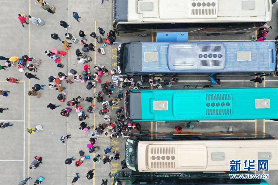 #（关注春运）（26）多地迎来返程客流高峰