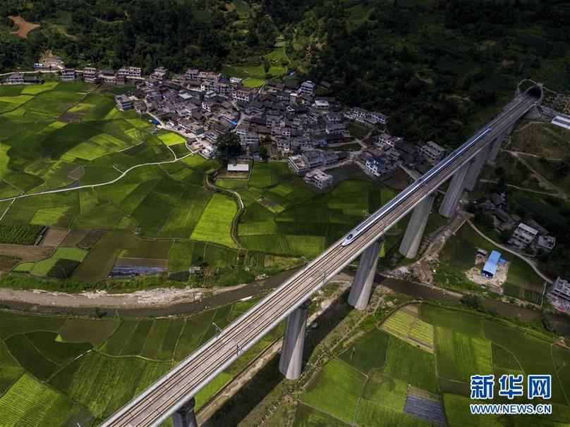 (新华全媒头条·图文互动)(3)山乡巨变——来自贵州扶贫一线的报告