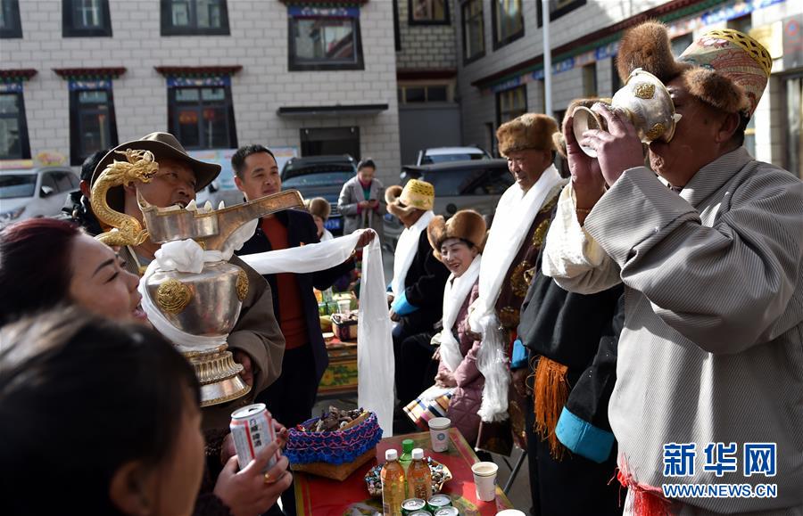 （两会前夕看落实·图文互动）（4）格桑花开 幸福路宽——西藏落实习近平总书记全国两会重要讲话精神纪实