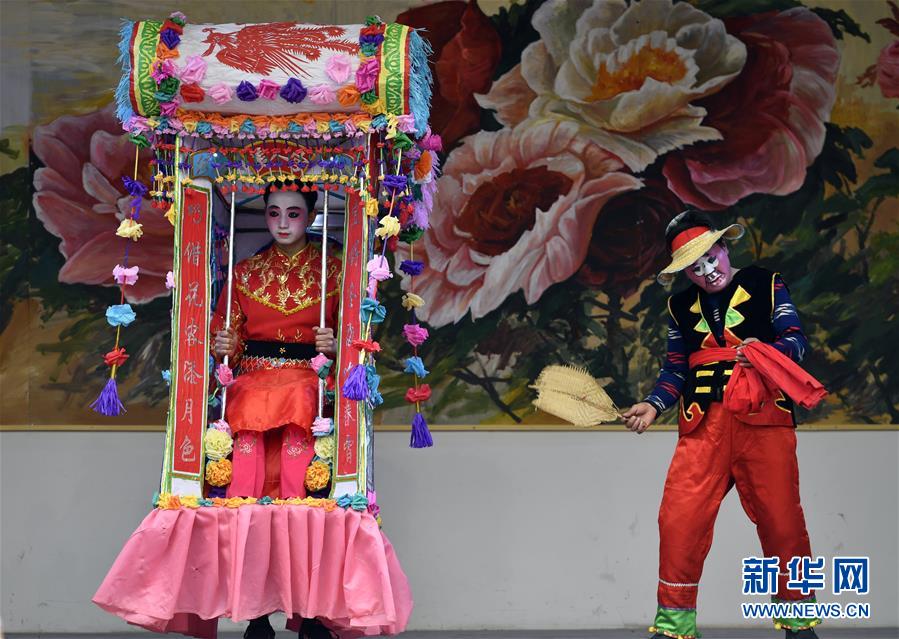 #（社会）（2）甘肃陇南：花灯戏展演迎元宵