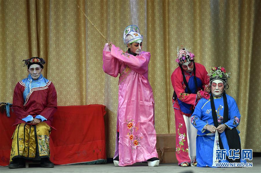 #（社会）（3）甘肃陇南：花灯戏展演迎元宵