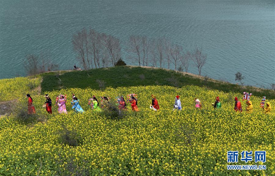 #（社会）（6）甘肃陇南：花灯戏展演迎元宵