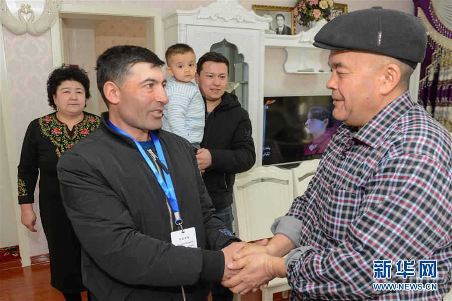 (代表委员履职·图文互动)拉齐尼·巴依卡:不忘初心忠诚守护祖国边疆