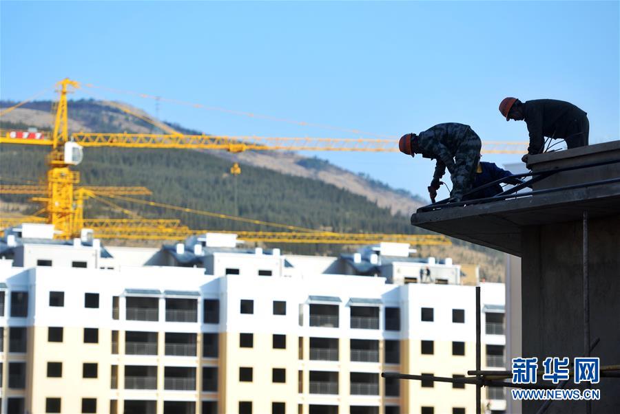 (在习近平新时代中国特色社会主义思想指引下——新时代新作为新篇章·图文互动)(1)高原春来早 云岭开新篇