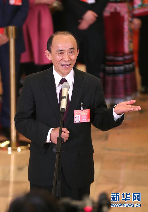 （两会&middot;面对面）（3）全国人大代表接受采访