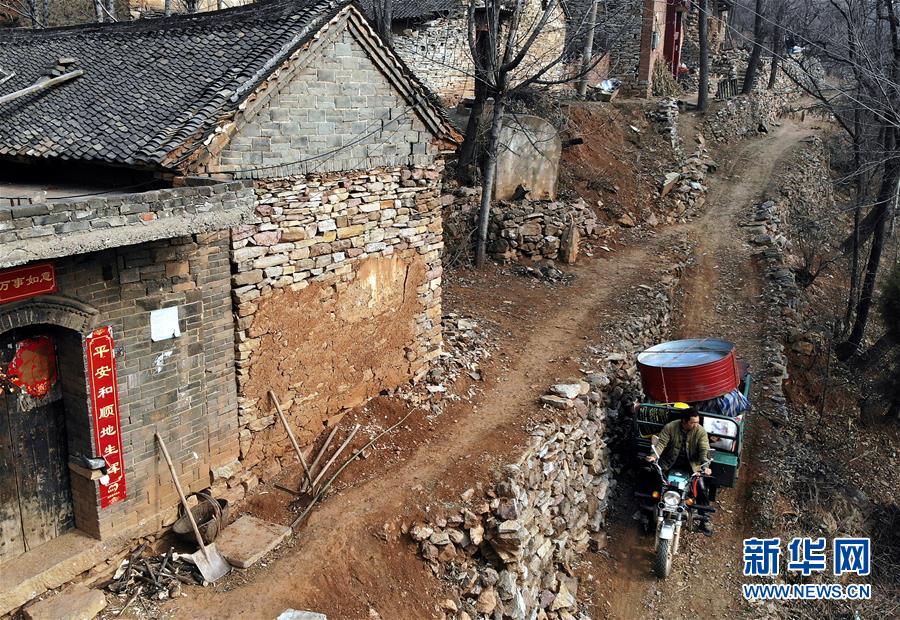 （镜观中国&middot;新华社国内新闻照片一周精选）（10）搬出大山