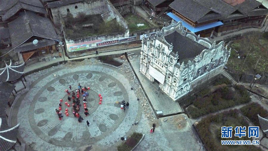 （社会）（8）大山里的公益电影放映员