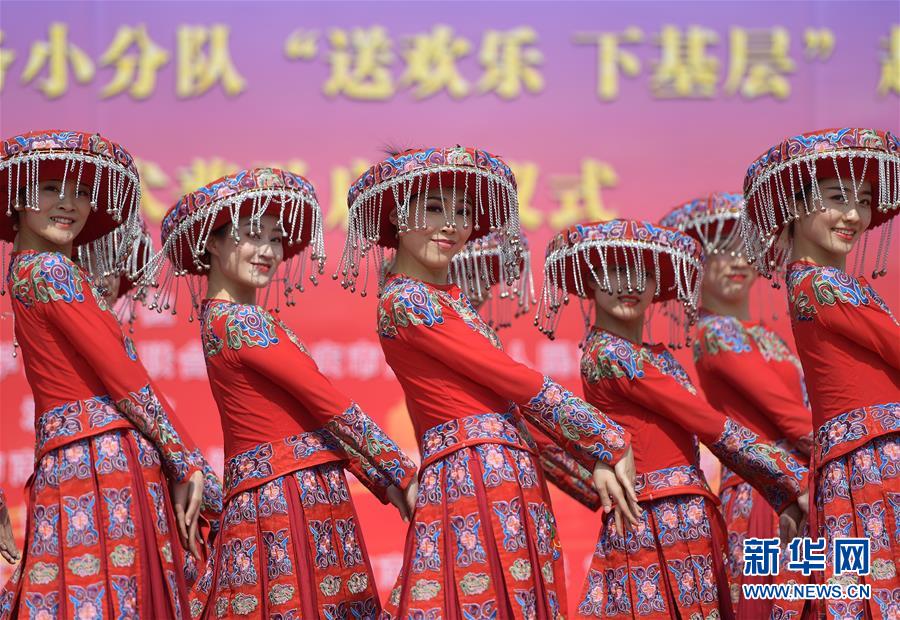 (新华全媒头条·两会精神看落实·图文互动)(1)把握时代脉搏 聆听时代声音——落实全国两会精神坚定文化自信述评