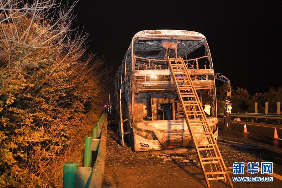 （新华网）（1）湖南常长高速客车起火事故致26人死亡