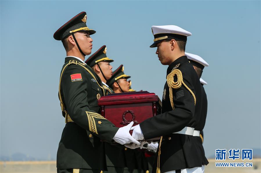 （國際）（7）第六批在韓中國人民志願軍烈士遺骸交接儀式在韓國舉行