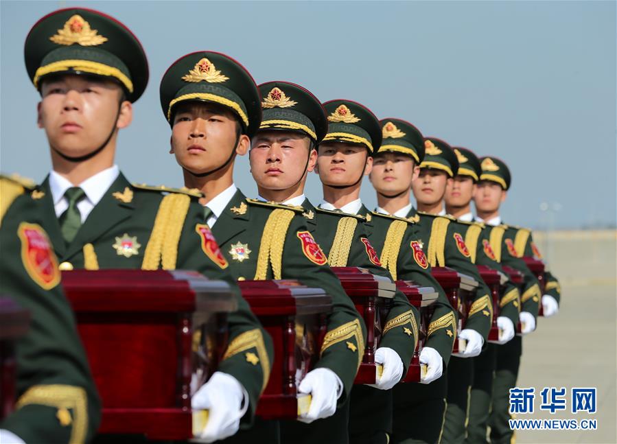 （国际）（11）第六批在韩中国人民志愿军烈士遗骸交接仪式在韩国举行
