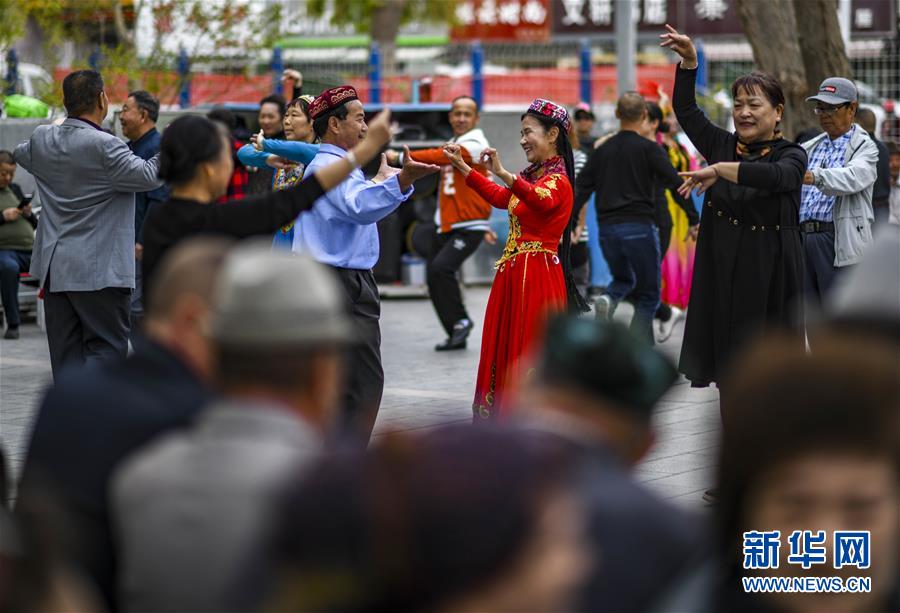 （社会）（4）新疆库尔勒：春天里的麦西来甫