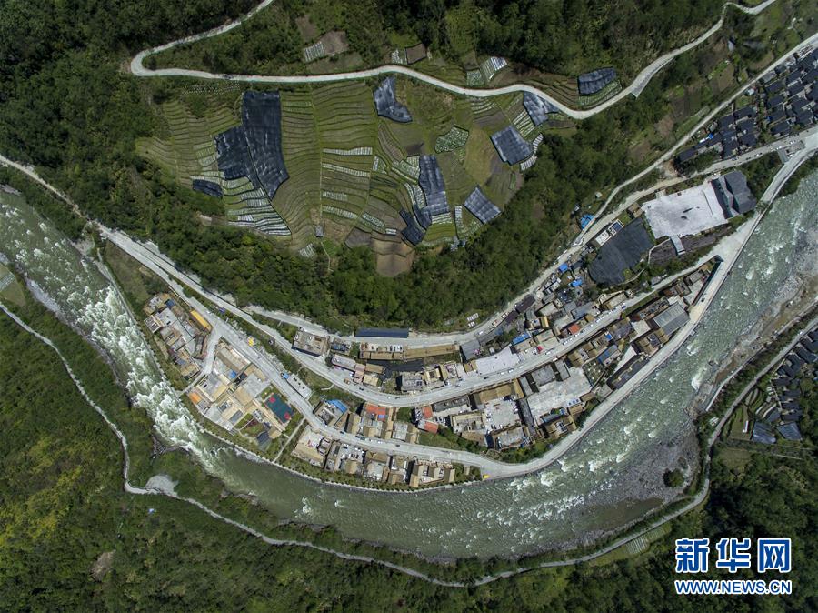 （图文互动）（5）坚定不移跟党走 建好家乡同奋斗&mdash;&mdash;习近平总书记回信激励云南贡山独龙族群众继续团结奋斗创造美好生活