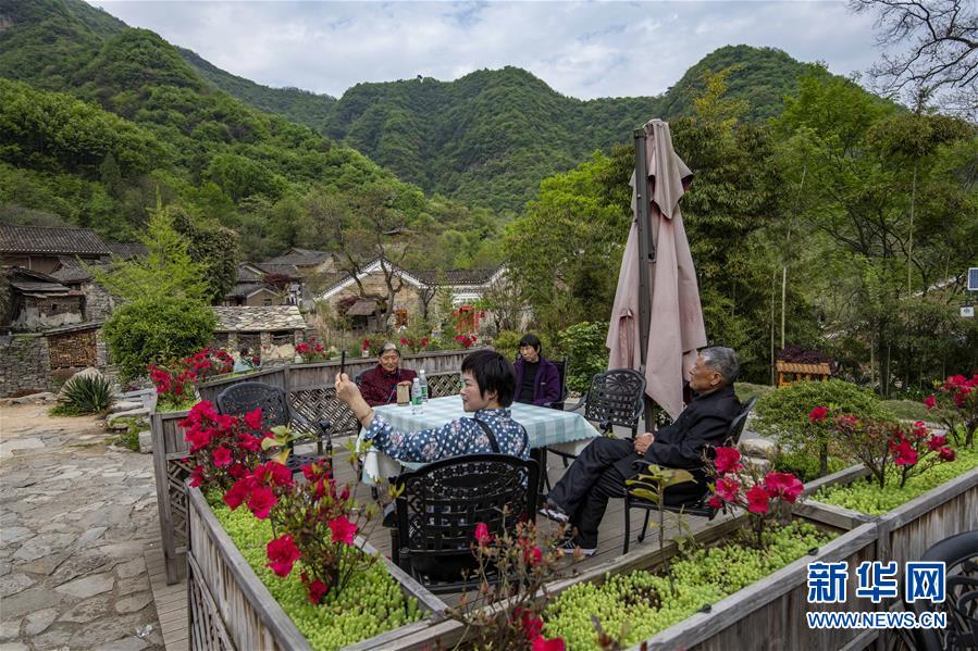（社会）（2）湖北远安：贫困村变身休闲民宿旅游村