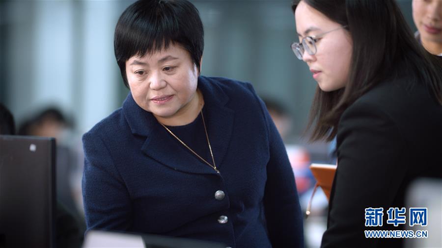 (爱国情 奋斗者·图文互动)(3)融入国际贸易海洋的“一滴水”——记跨境电商物流“巾帼英雄”徐平