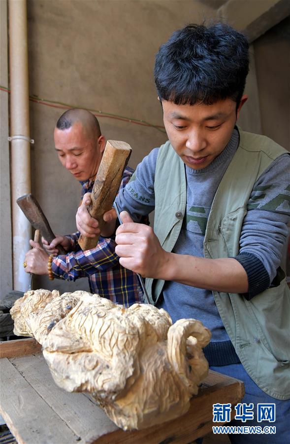 （经济）（1）江西上饶：&ldquo;精雕细琢&rdquo;助推木雕产业蓬勃发展